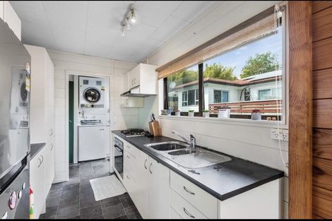 Photo of property in 2/85 Awaruku Road, Torbay, Auckland, 0630