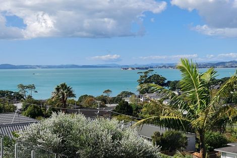 Photo of property in 1/7 Colmar Road, Mellons Bay, Auckland, 2014