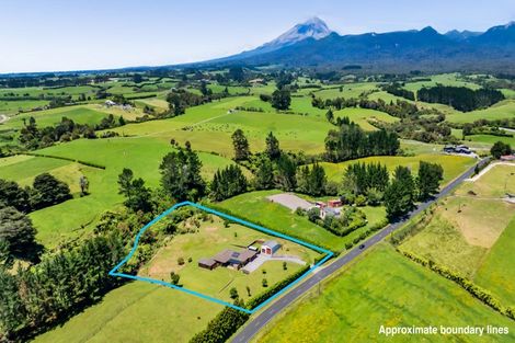 Photo of property in 1347 Carrington Road, Hurworth, New Plymouth, 4371