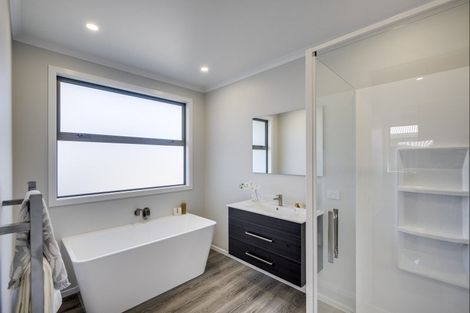 Photo of property in 18 Whangaehu Place, Te Awa, Napier, 4110