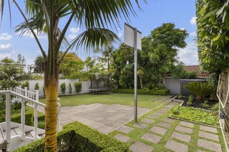 Photo of property in 11 Herne Bay Road, Herne Bay, Auckland, 1011