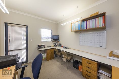 Photo of property in 6 Stonebridge Heights, Feilding, 4702