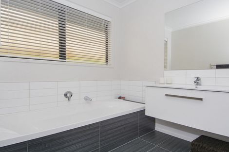 Photo of property in 101 Condor Drive, Pyes Pa, Tauranga, 3112