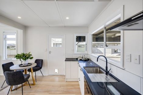 Photo of property in 45 Middle Road, Havelock North, 4130