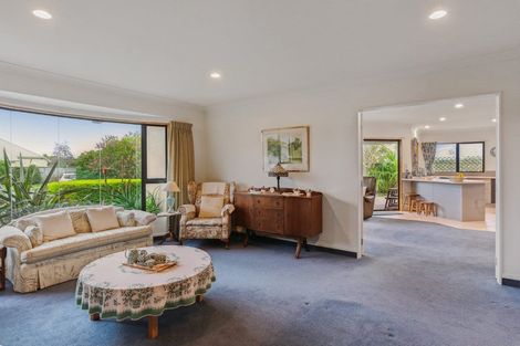 Photo of property in 11 Aburoc Place, Paraparaumu Beach, Paraparaumu, 5032