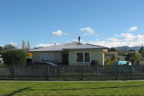 Photo of property in 14 Augustus Street, Carterton, 5713