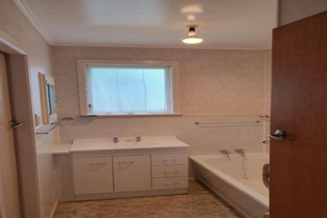 Photo of property in 510 Great South Road, Rosehill, Papakura, 2113