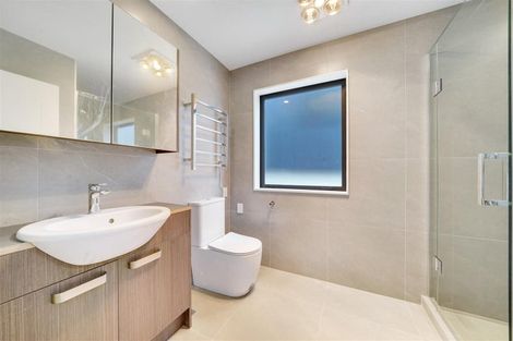 Photo of property in 1/2 Wood Street, Papakura, 2110