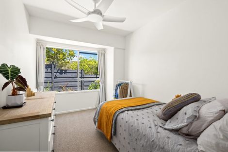 Photo of property in 1/92 Saddleback Rise, Murrays Bay, Auckland, 0630