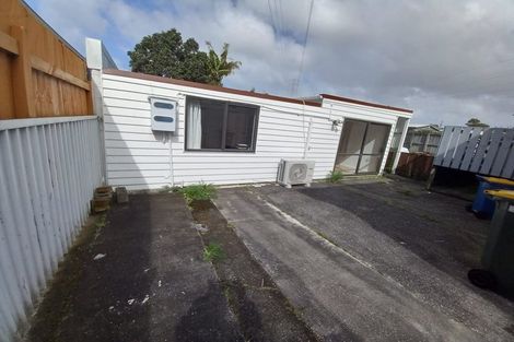 Photo of property in 114 Cobham Crescent, Kelston, Auckland, 0602