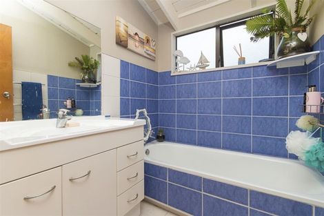 Photo of property in 154 Wellington Street, Pukekohe, 2120