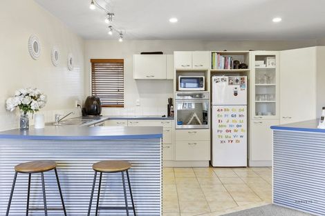 Photo of property in 14 Berkshire Terrace, Massey, Auckland, 0614
