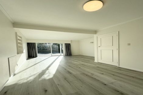 Photo of property in 25 Aberdeen Road, Castor Bay, Auckland, 0620