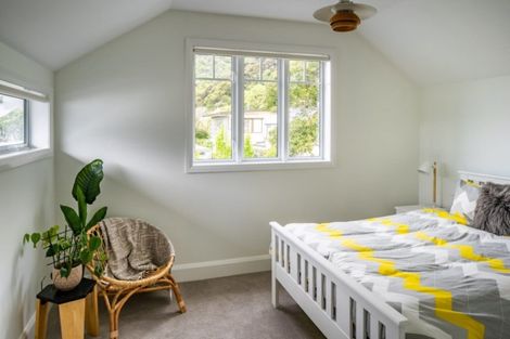 Photo of property in 15 Nikau Street, Eastbourne, Lower Hutt, 5013