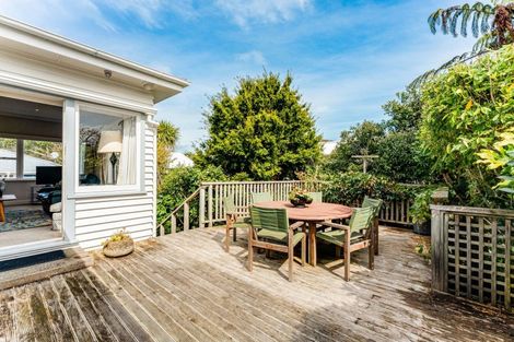 Photo of property in 30 Lucknow Terrace, Khandallah, Wellington, 6035