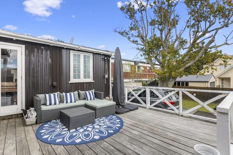 Photo of property in 1/10 Wolsley Avenue, Milford, Auckland, 0620