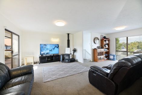 Photo of property in 19 Crosby Road, West Harbour, Auckland, 0618