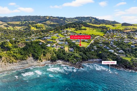 Photo of property in 42 Wonderview Road, Leigh, 0985