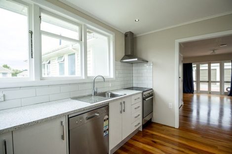 Photo of property in 33 Galway Avenue, Hokowhitu, Palmerston North, 4410