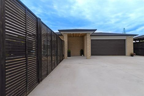 Photo of property in 209a Edmonton Road, Te Atatu South, Auckland, 0610