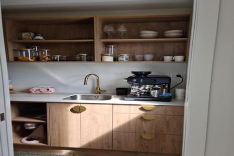 Photo of property in 73 Oak Road, Poraiti, Napier, 4112