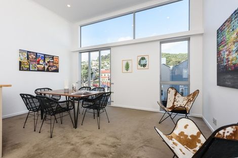 Photo of property in 9/15 Roxburgh Street, Mount Victoria, Wellington, 6011