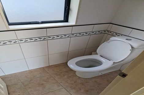 Photo of property in 140 Glanmire Road, Newlands, Wellington, 6037