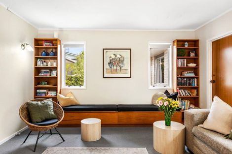 Photo of property in 37 James Cook Street, Havelock North, 4130