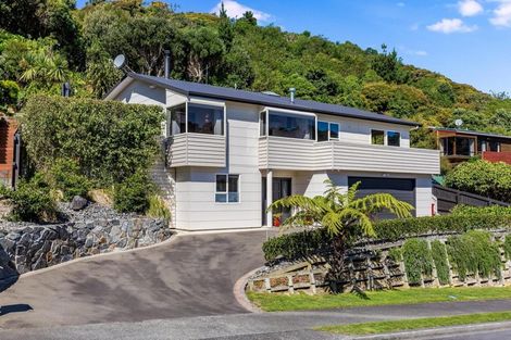 Photo of property in 8 The Crowsnest, Whitby, Porirua, 5024
