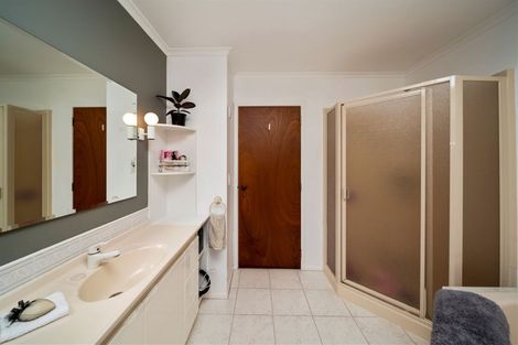 Photo of property in 283 Glover Road, Hawera, 4610