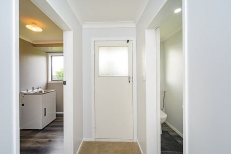 Photo of property in 8 Adams Place, Kelvin Grove, Palmerston North, 4414