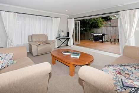 Photo of property in 29d Paparoa Road, Cockle Bay, Auckland, 2014