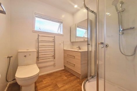 Photo of property in 2/13 Wykeham Place, Glenfield, Auckland, 0629