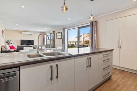 Photo of property in 3 Lakeside Terrace, Omokoroa, 3114