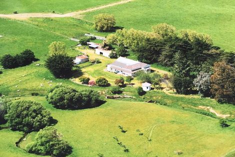 Photo of property in 1764 Kimbolton Road, Cheltenham, Feilding, 4777