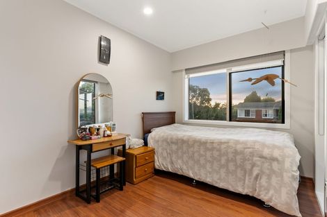 Photo of property in 6 Chelsea View Drive, Chatswood, Auckland, 0626