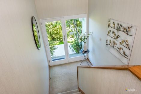 Photo of property in 225 Dowse Drive, Maungaraki, Lower Hutt, 5010