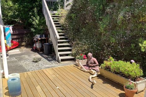 Photo of property in 72 Lohia Street, Khandallah, Wellington, 6035