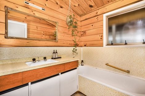 Photo of property in 9 Mcinnes Road, Weymouth, Auckland, 2103