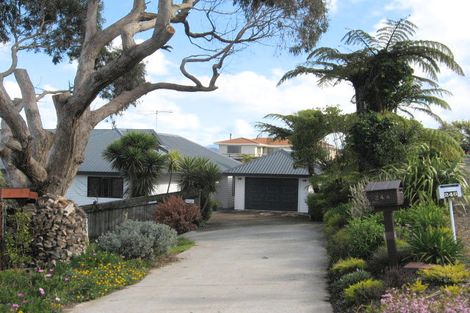 Photo of property in 240 Paku Drive, Tairua, 3508