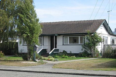 Photo of property in 8 Moorhouse Street, Waimate, 7924