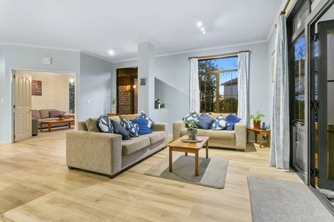 Photo of property in 32c Isobel Road, Greenhithe, Auckland, 0632