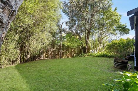 Photo of property in 2/10 Helicon Place, Totara Vale, Auckland, 0629