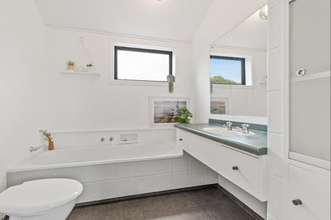 Photo of property in 21 Lindsay Road, Levin, 5510