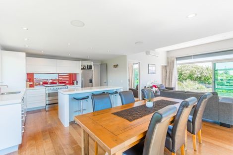 Photo of property in 134 Renown Road, Raumati South, Paraparaumu, 5032