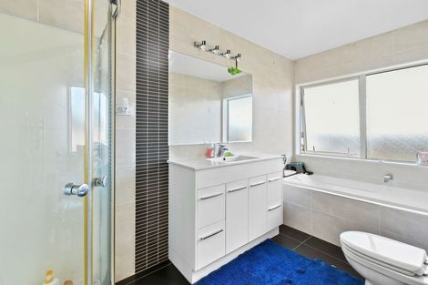 Photo of property in 74 Keri Vista Rise, Papakura, 2110