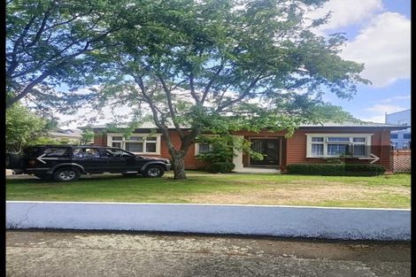 Photo of property in 28 Rangitane Street, Palmerston North, 4414