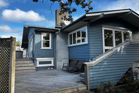 Photo of property in 28a Old Lake Road, Narrow Neck, Auckland, 0624