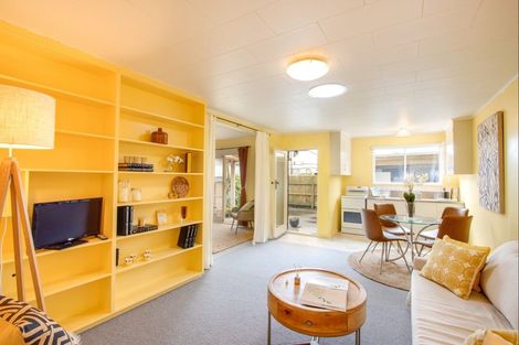 Photo of property in 2/1 Gardiner Street, Westshore, Napier, 4110