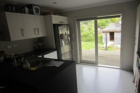 Photo of property in 9 Allen Terrace, Tawa, Wellington, 5028
